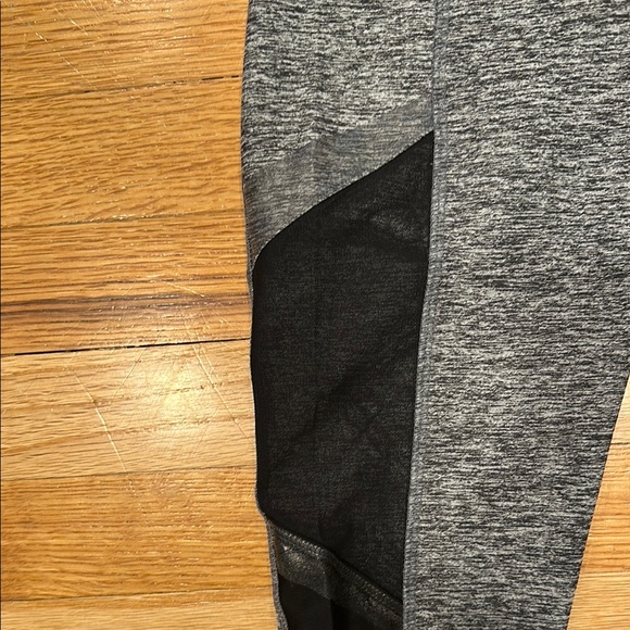 Victoria's Secret Pink Ultimate Leggings, grey with black, size S. - Picture 3 of 10